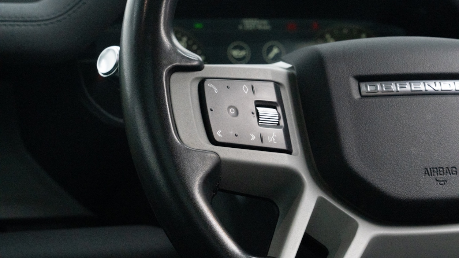 Used Land Rover Defender 2021 for sale - 76428180: Photo 13