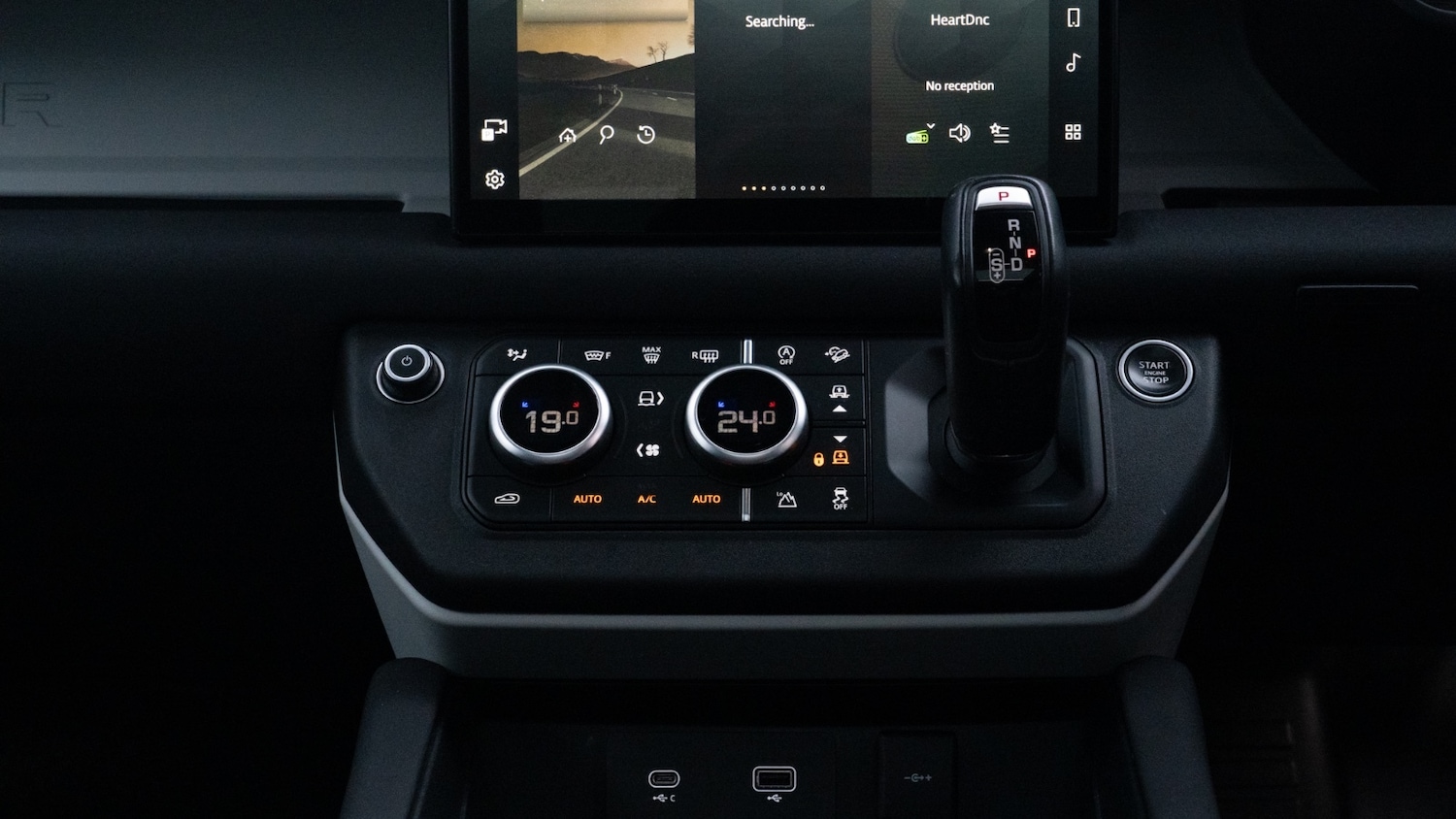 Used Land Rover Defender 2021 for sale - 76428180: Photo 15