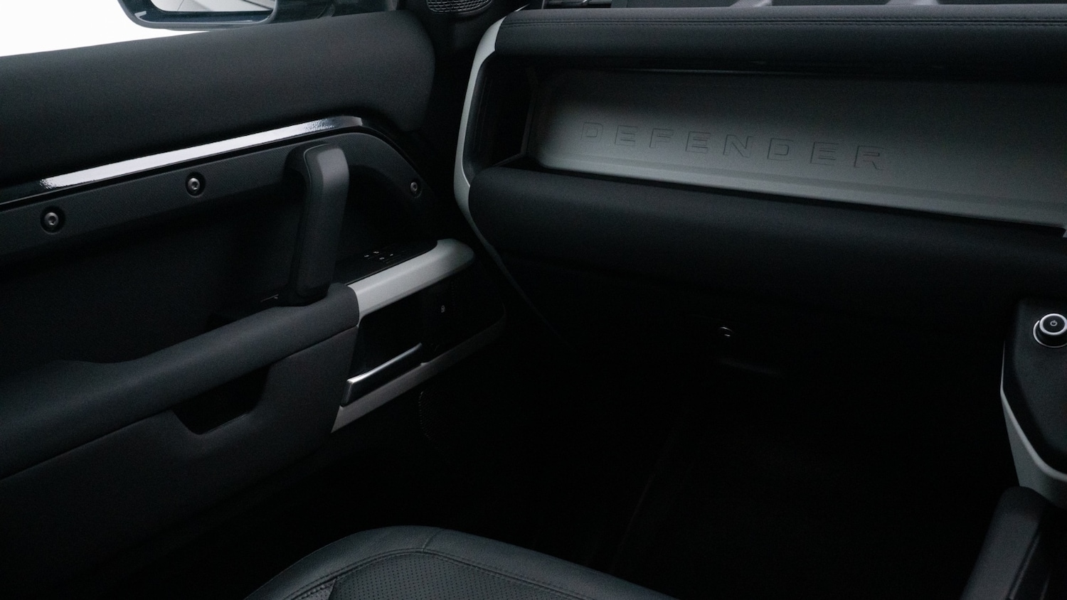 Used Land Rover Defender 2021 for sale - 76428180: Photo 16