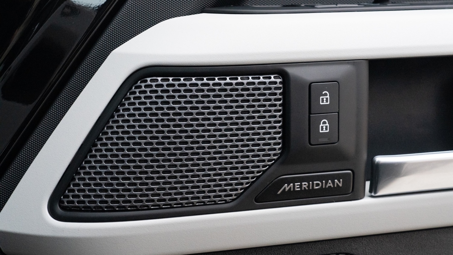 Used Land Rover Defender 2021 for sale - 76428180: Photo 23