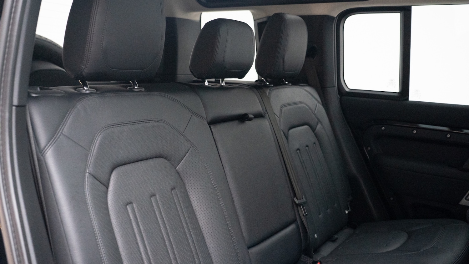 Used Land Rover Defender 2021 for sale - 76428180: Photo 8