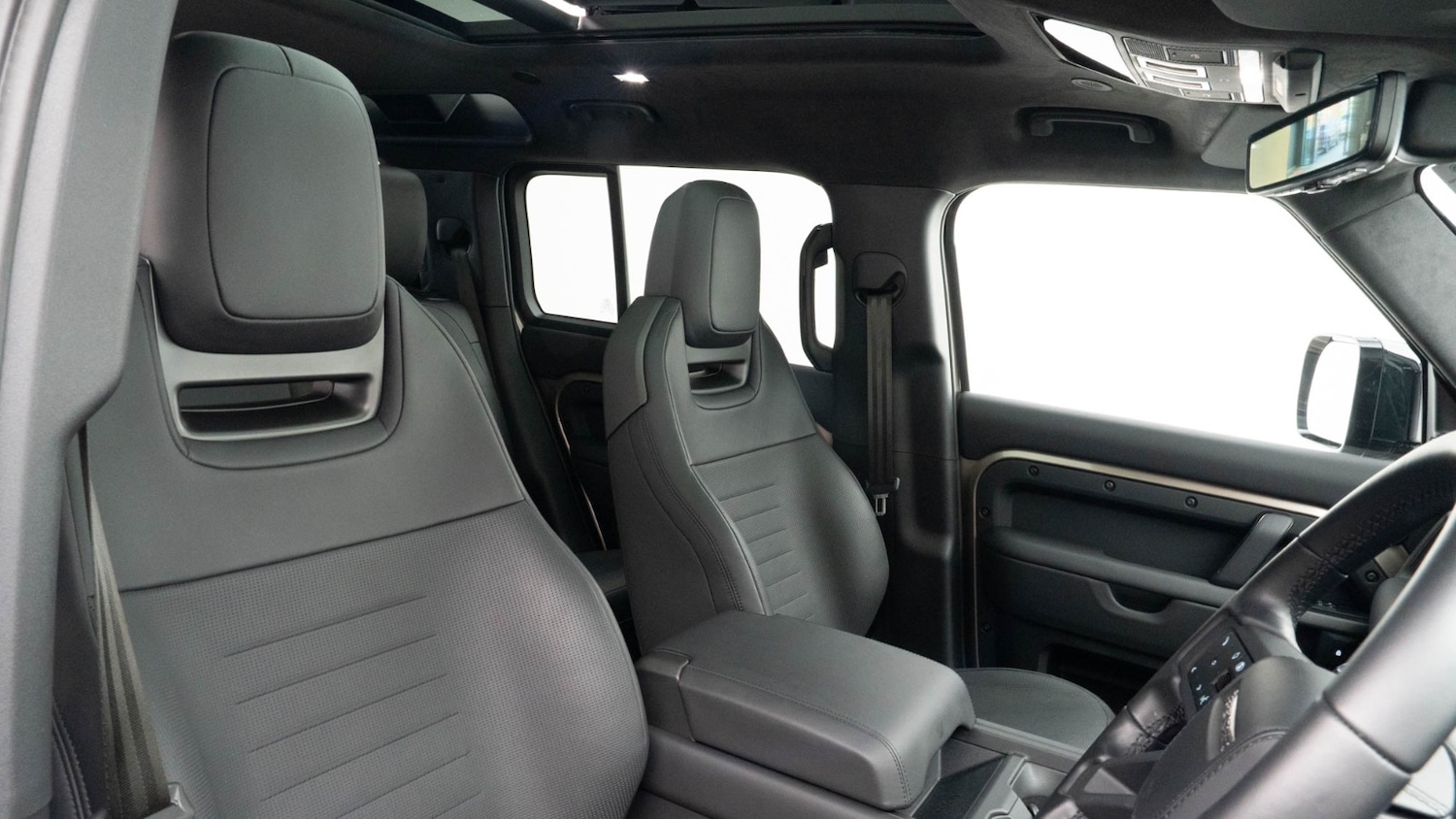 Used Land Rover Defender 2025 for sale - 77877539: Photo 3