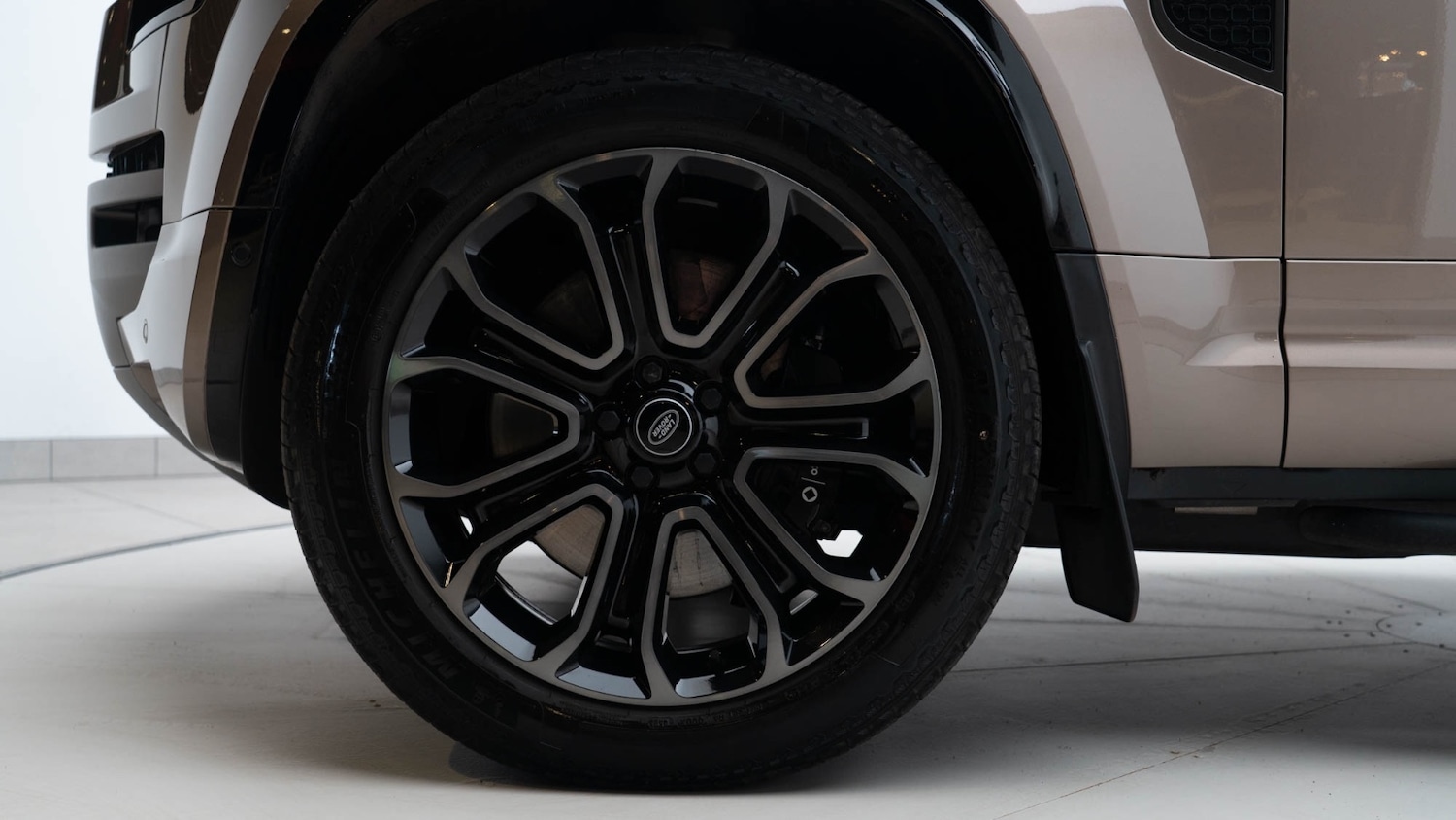 Used Land Rover Defender 2025 for sale - 77877539: Photo 34