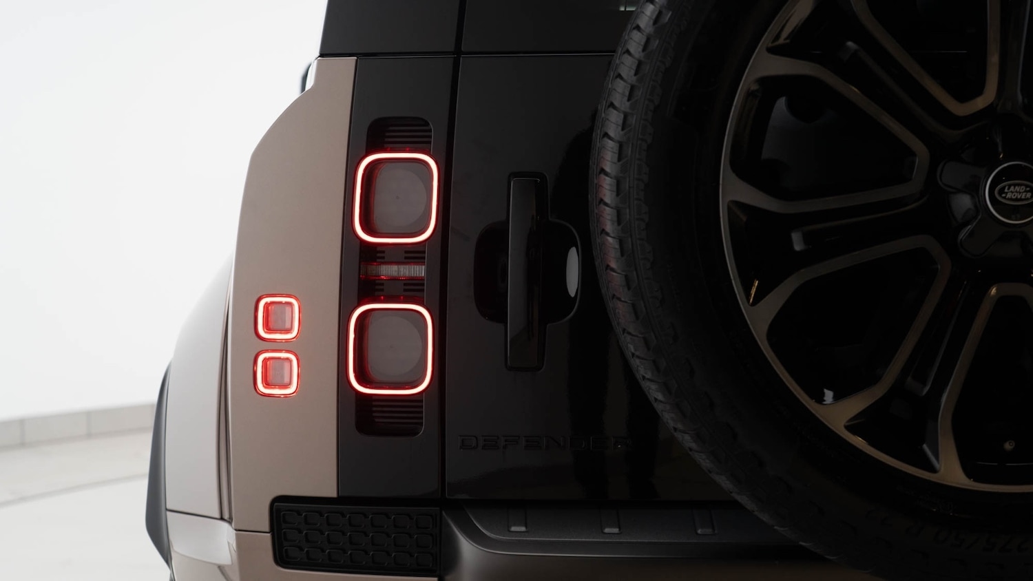 Used Land Rover Defender 2025 for sale - 77877539: Photo 35