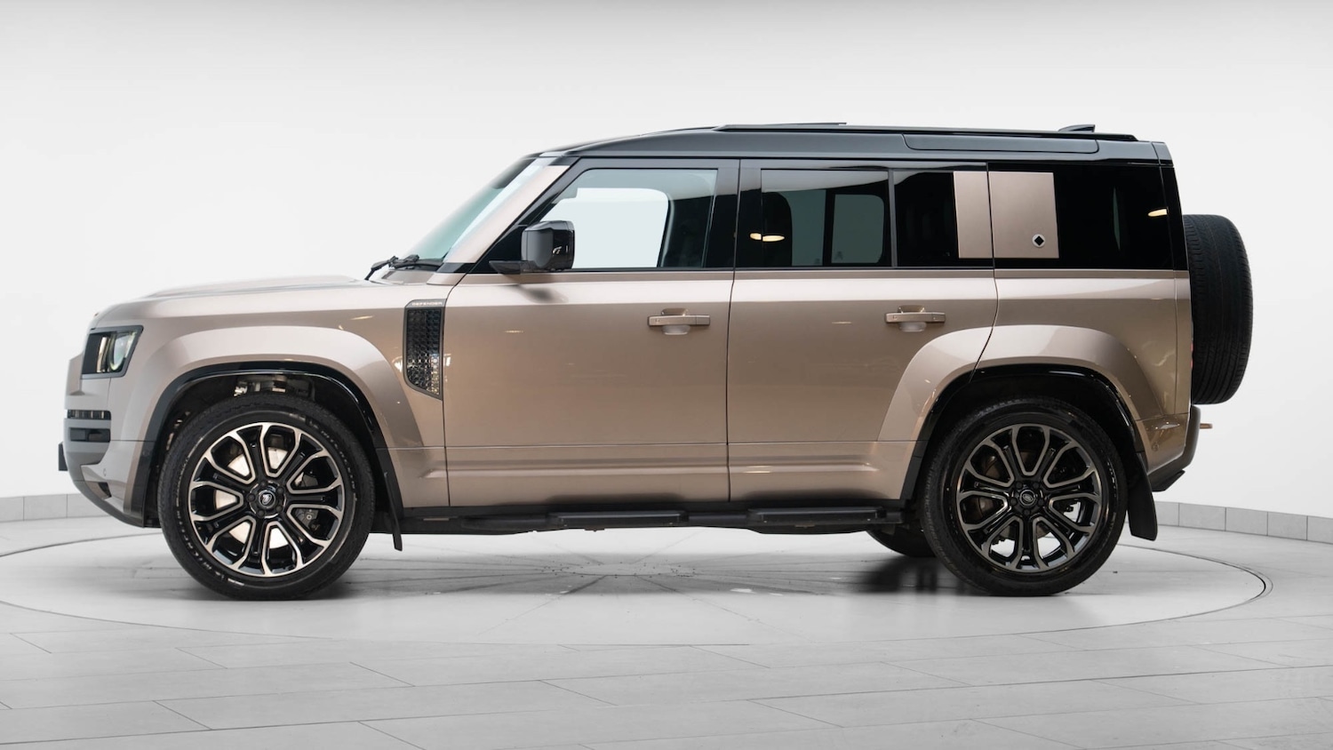 Used Land Rover Defender 2025 for sale - 77877539: Photo 5