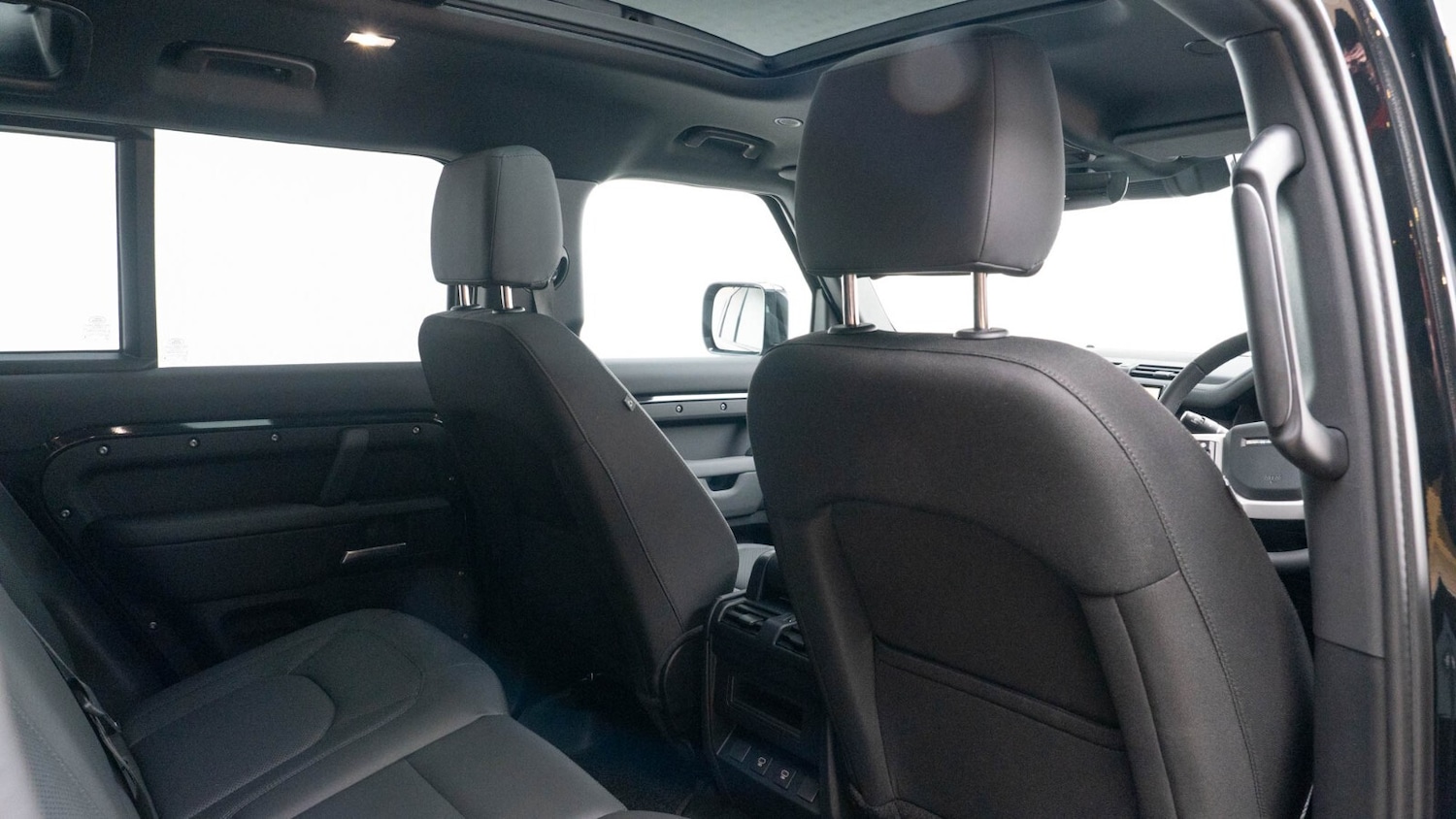 Used Land Rover Defender 2025 for sale - 76664527: Photo 14