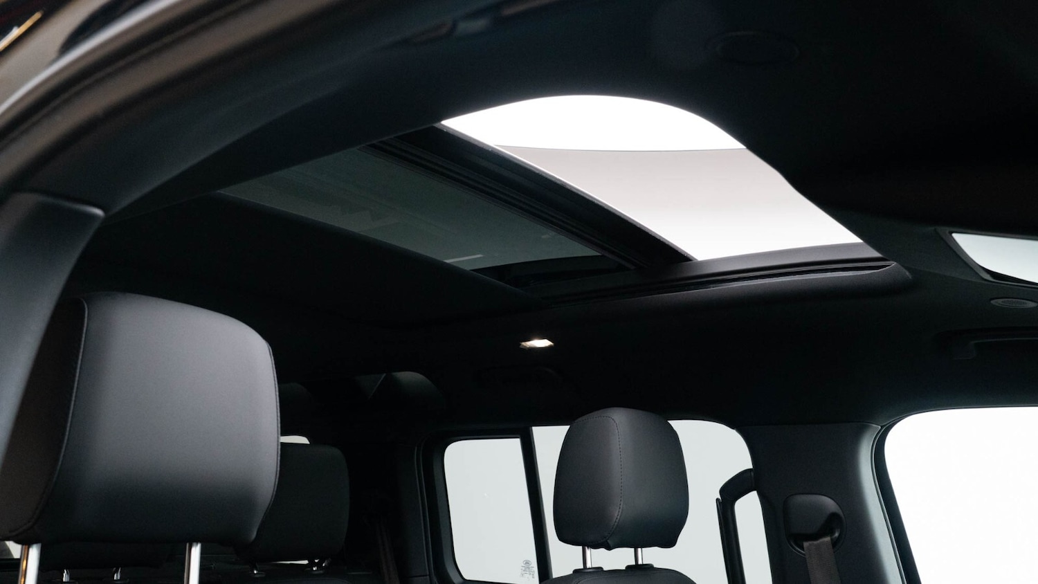 Used Land Rover Defender 2025 for sale - 76664527: Photo 28