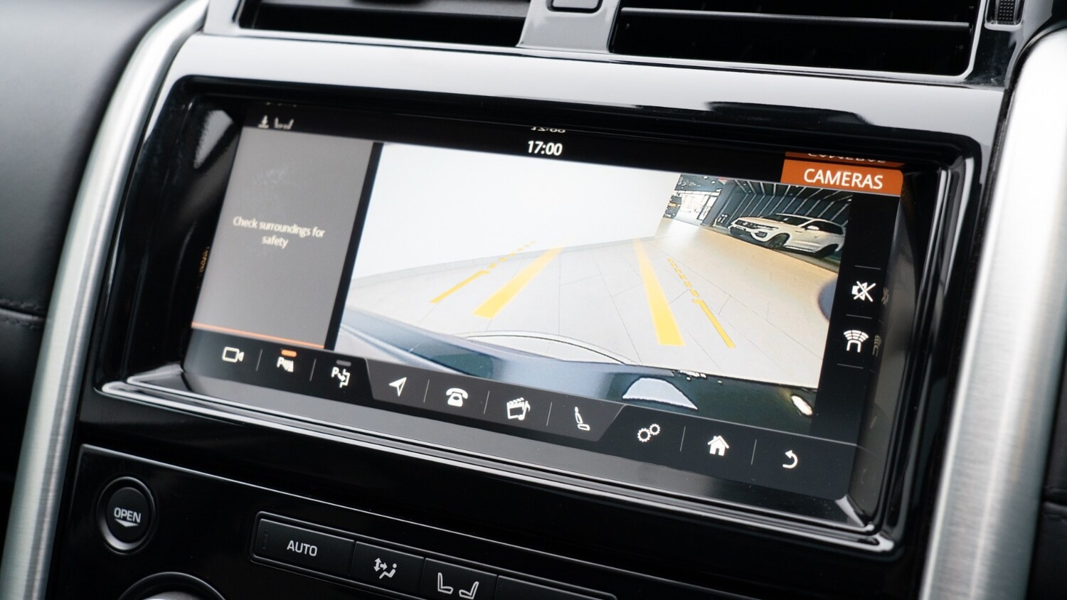 Used Land Rover Discovery 2019 for sale - 76888862: Photo 32