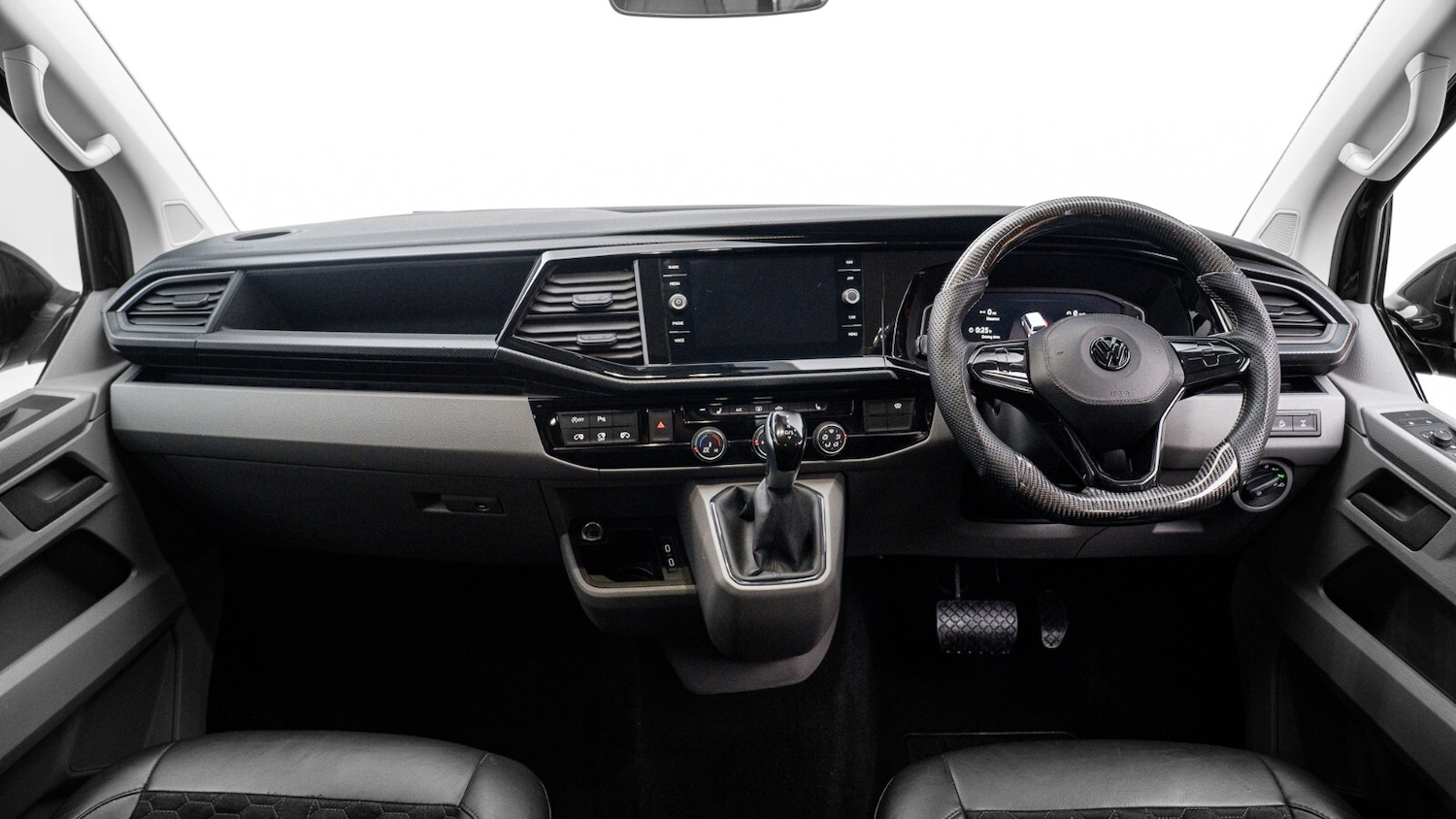 Used Volkswagen Transporter 2021 for sale - 76766261: Photo 3