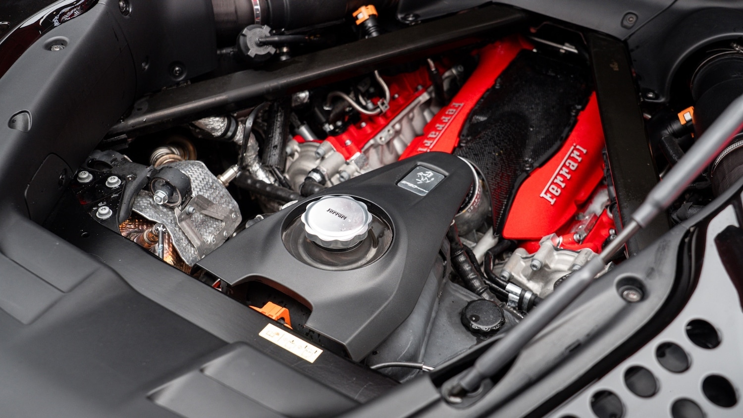 Used Ferrari SF90 Assetto Fiorano 2021 for sale - 77333089: Photo 9