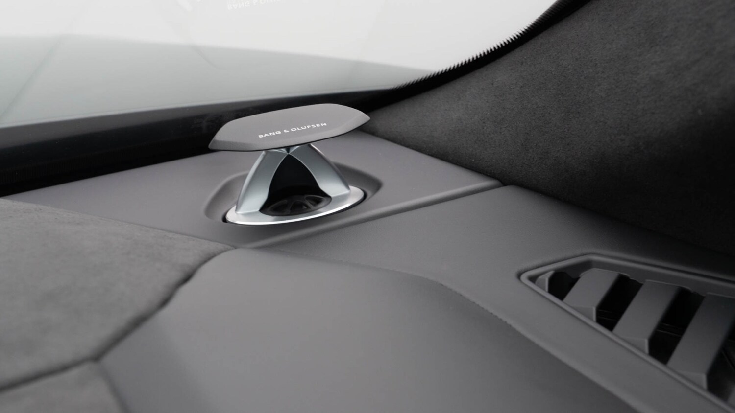 Used Lamborghini Urus 2025 for sale - 77640713: Photo 37