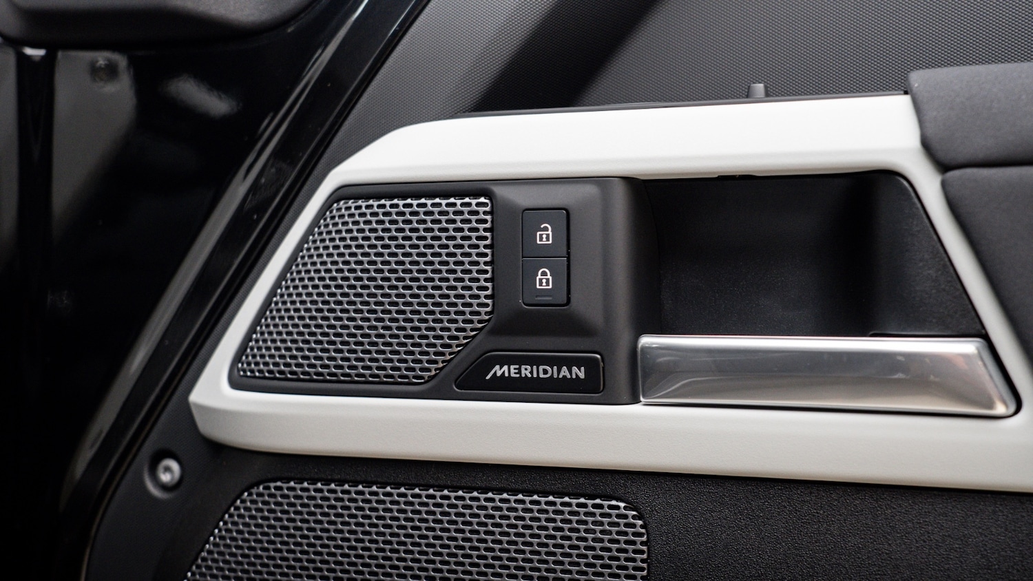 Used Land Rover Defender 2023 for sale - 76921711: Photo 11