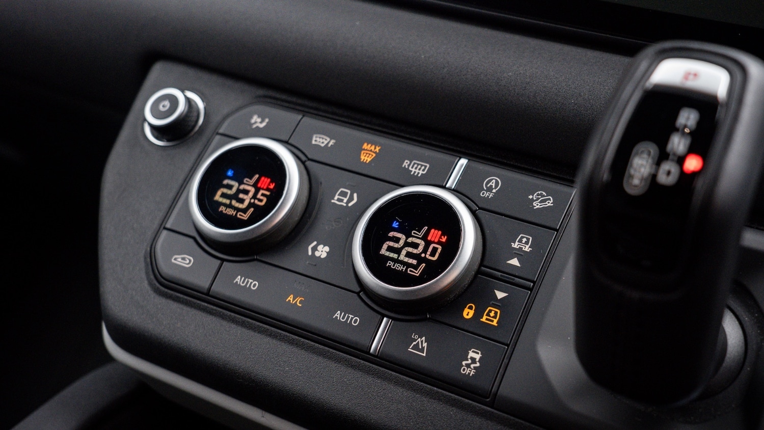 Used Land Rover Defender 2023 for sale - 76921711: Photo 16