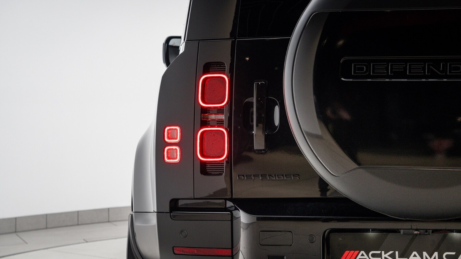 Used Land Rover Defender 2023 for sale - 76921711: Photo 26