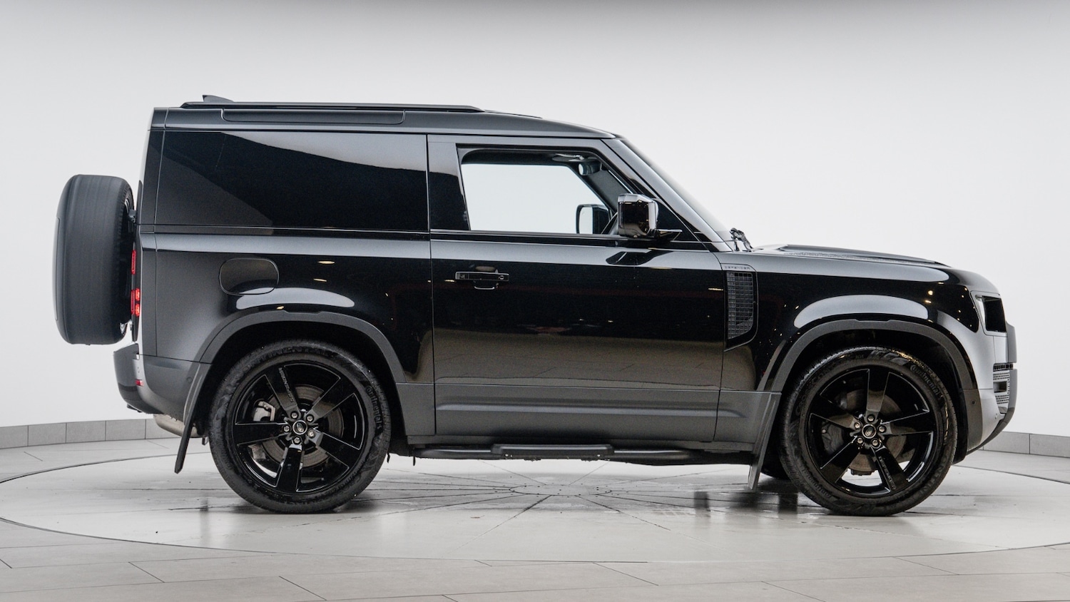 Used Land Rover Defender 2023 for sale - 76921711: Photo 6