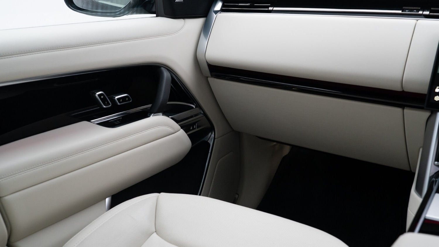 Used Land Rover Range Rover 2025 for sale - 76410540: Photo 18