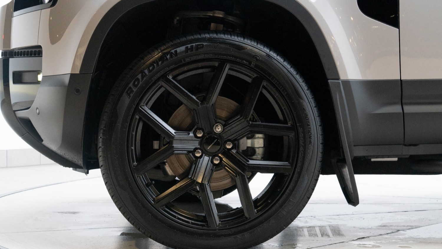 Used Land Rover Defender 2025 for sale - 76696540: Photo 10