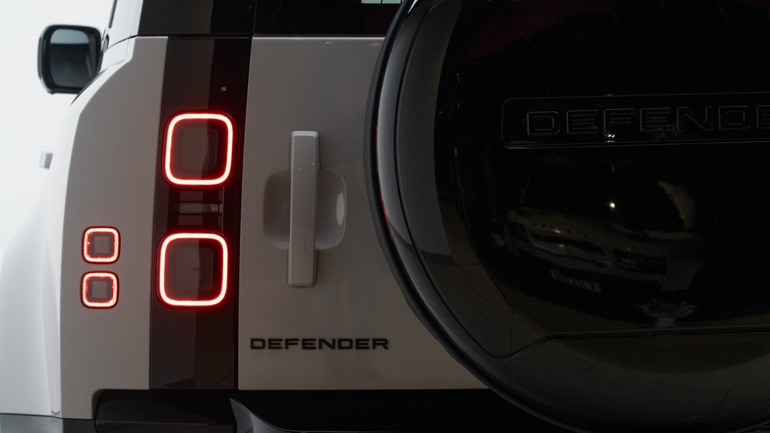 Used Land Rover Defender 2025 for sale - 76696540: Photo 11