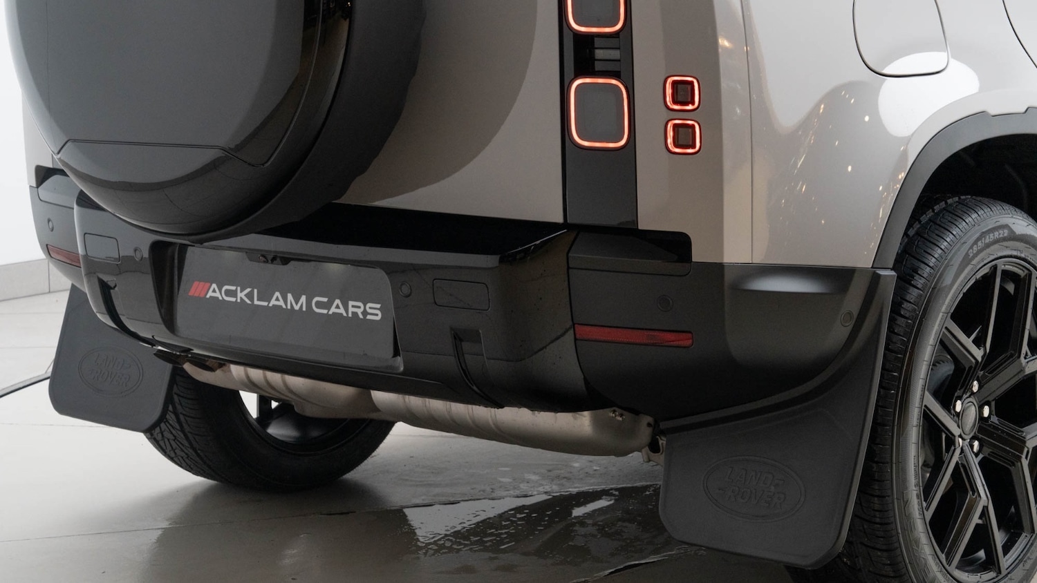 Used Land Rover Defender 2025 for sale - 76696540: Photo 12