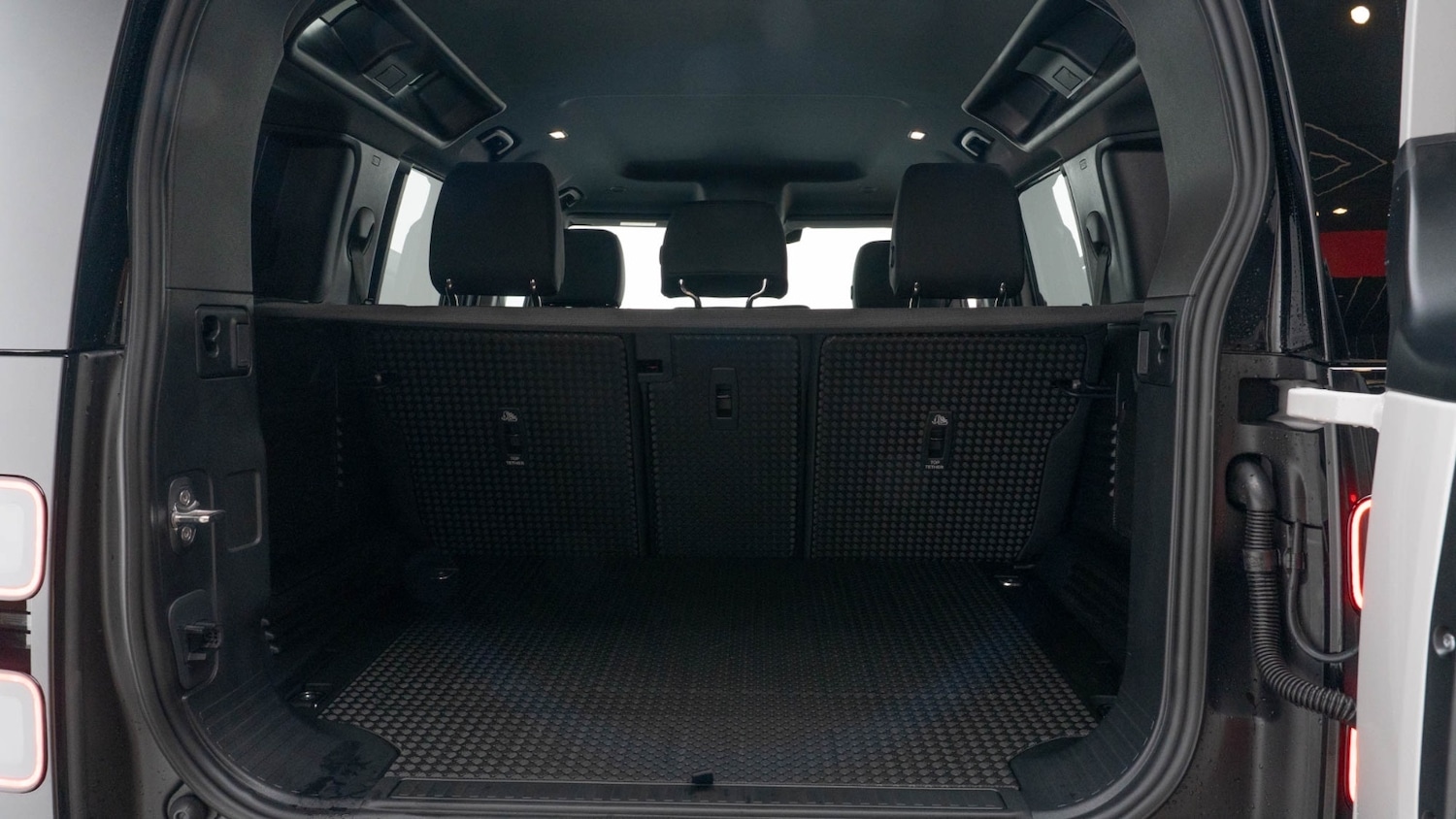 Used Land Rover Defender 2025 for sale - 76696540: Photo 14