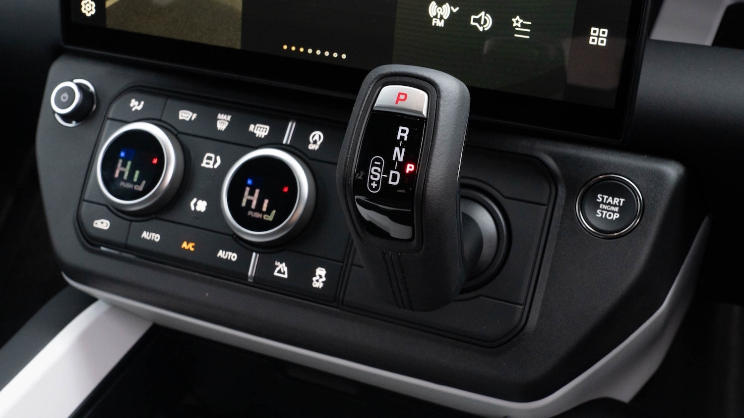 Used Land Rover Defender 2025 for sale - 76696540: Photo 21