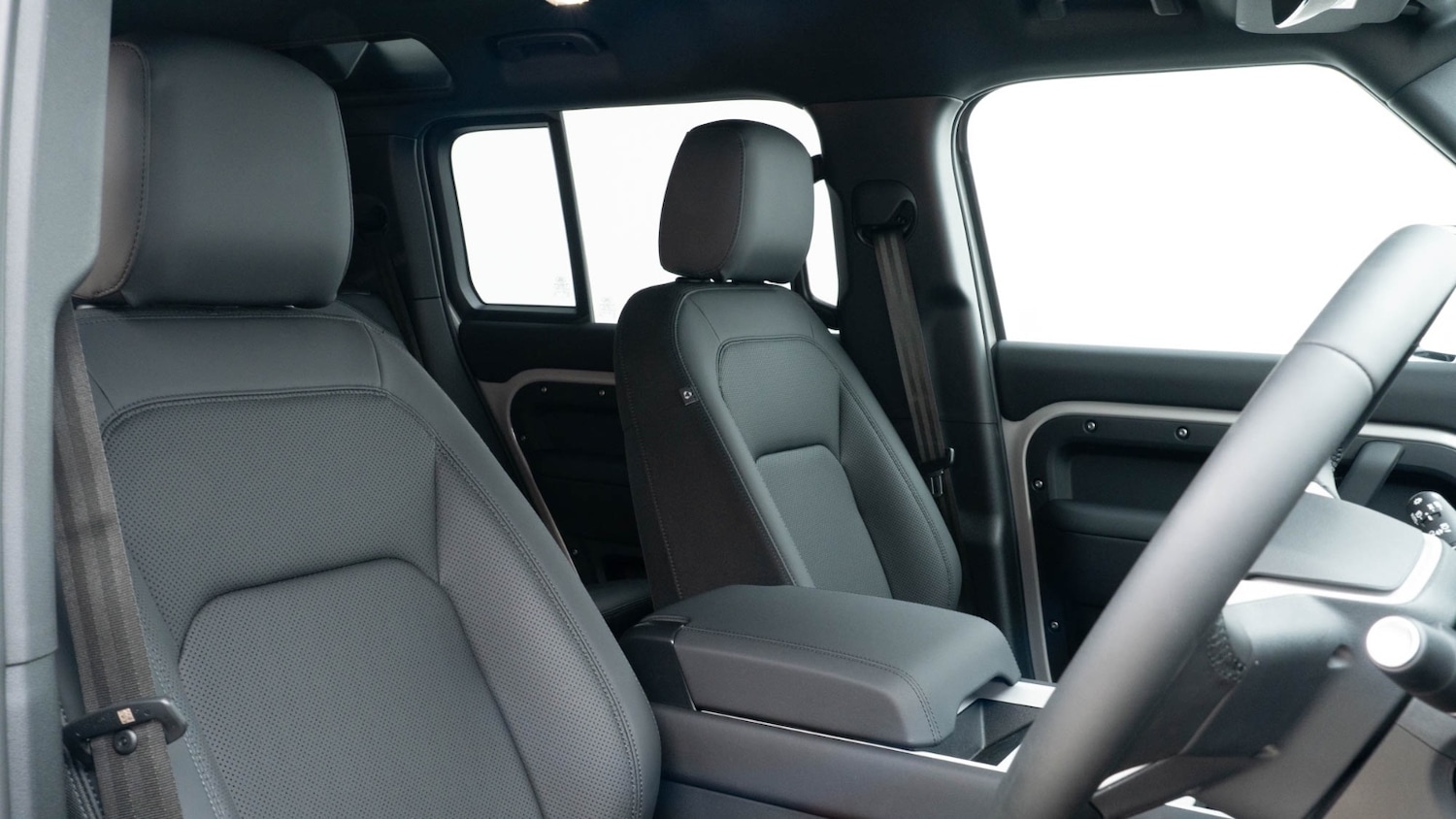 Used Land Rover Defender 2025 for sale - 76696540: Photo 3