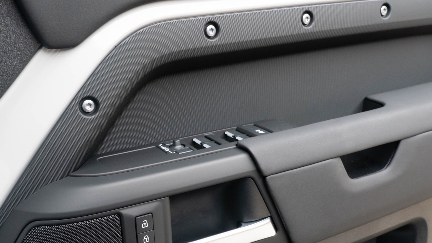 Used Land Rover Defender 2025 for sale - 76696540: Photo 30