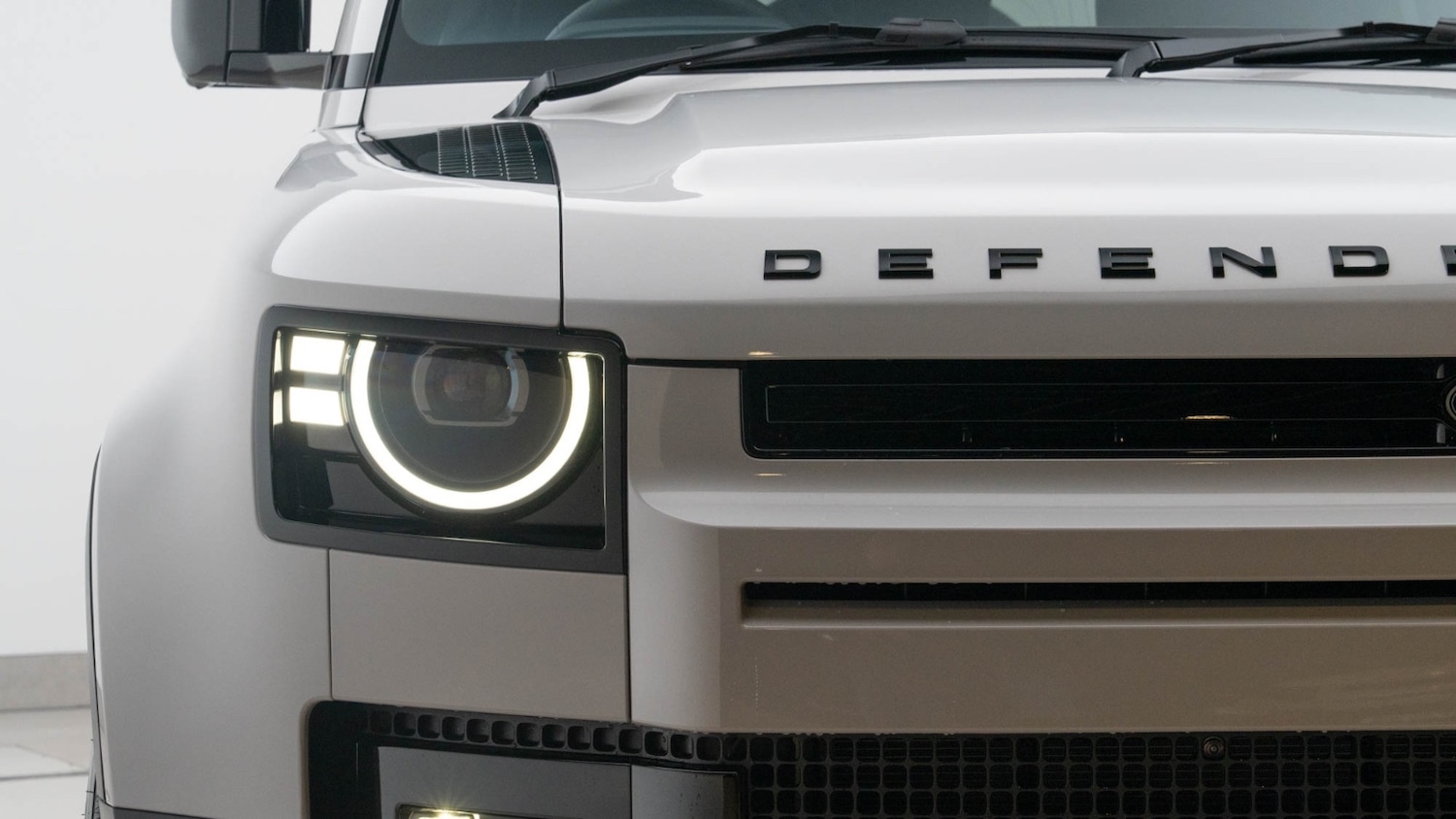 Used Land Rover Defender 2025 for sale - 76696540: Photo 8