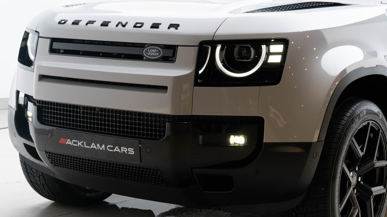 Used Land Rover Defender 2025 for sale - 76696540: Photo 9