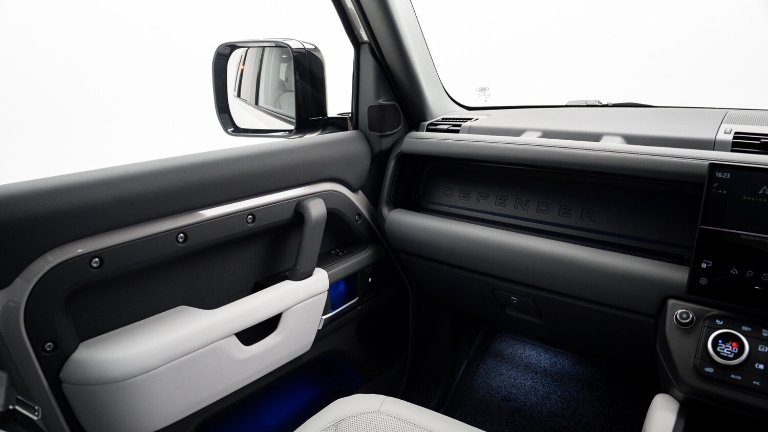 Used Land Rover Defender 110 2026 for sale - 78009096: Photo 22