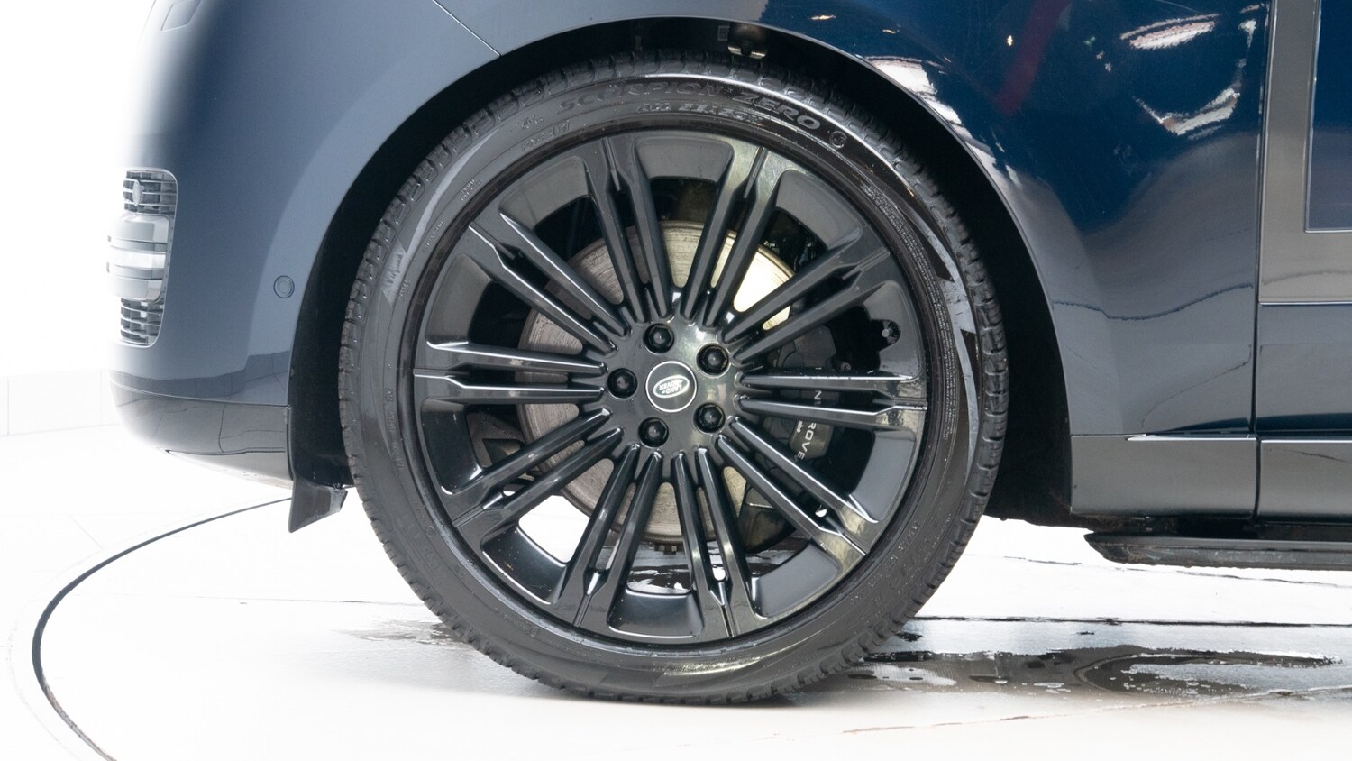 Used Rolls-Royce Cullinan 2024 for sale - 77660350: Photo 30