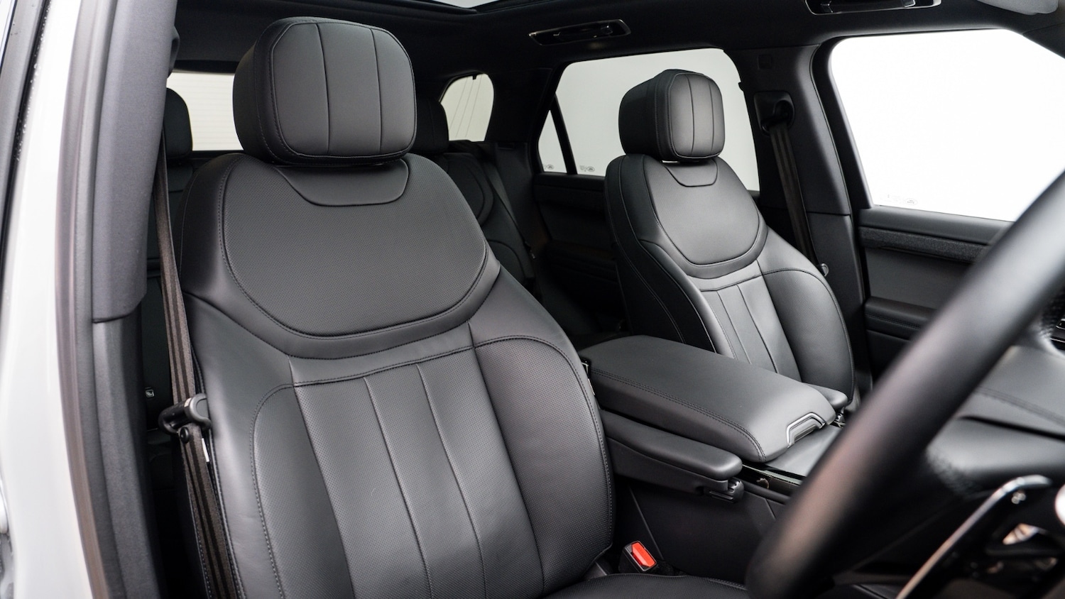 Used Land Rover Range Rover Sport 2024 for sale - 77592155: Photo 3