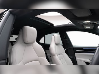 Used Porsche Macan 2024 for sale - 76044527: Photo