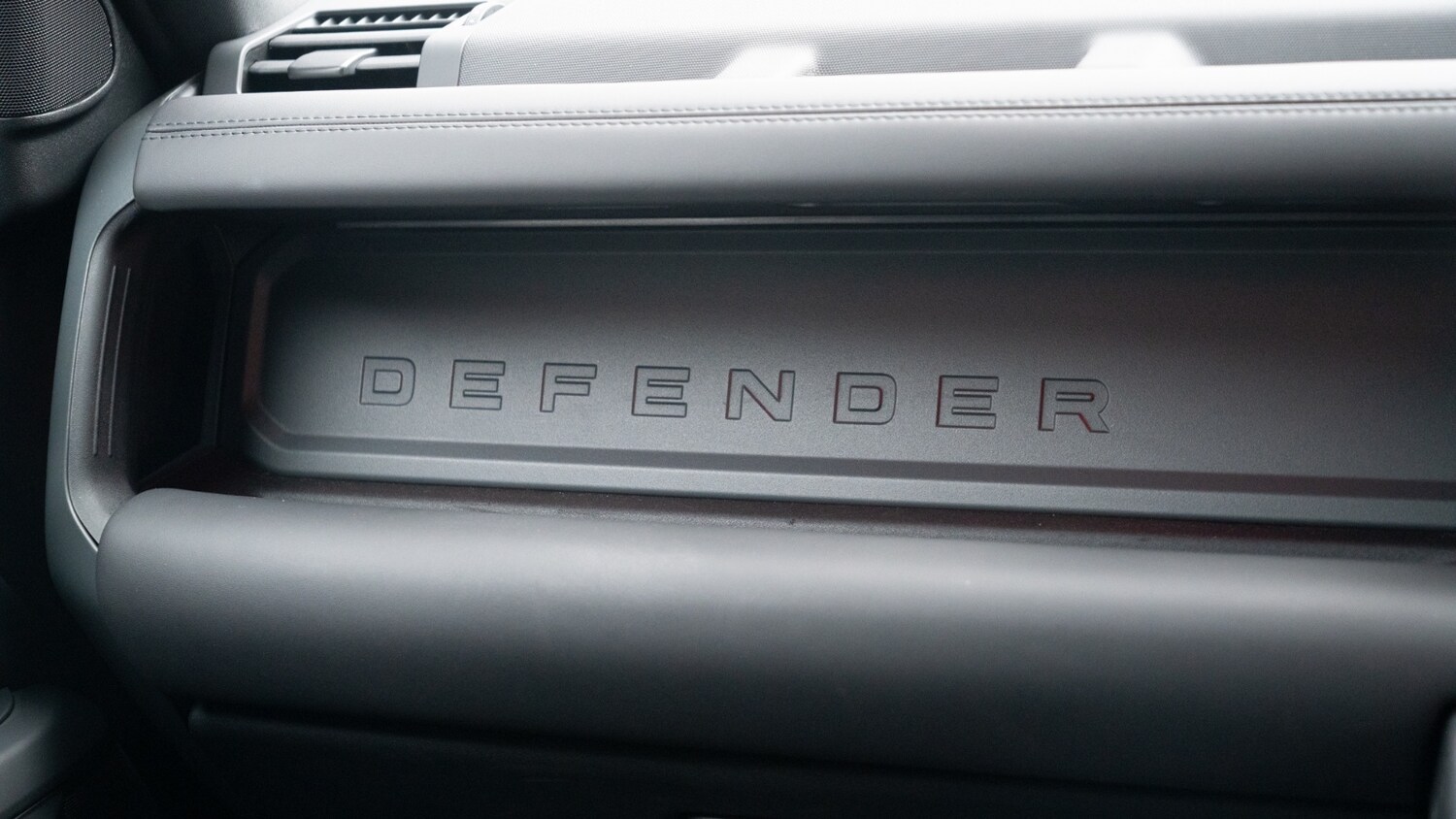 Used Land Rover Defender 2025 for sale - 78186998: Photo 24