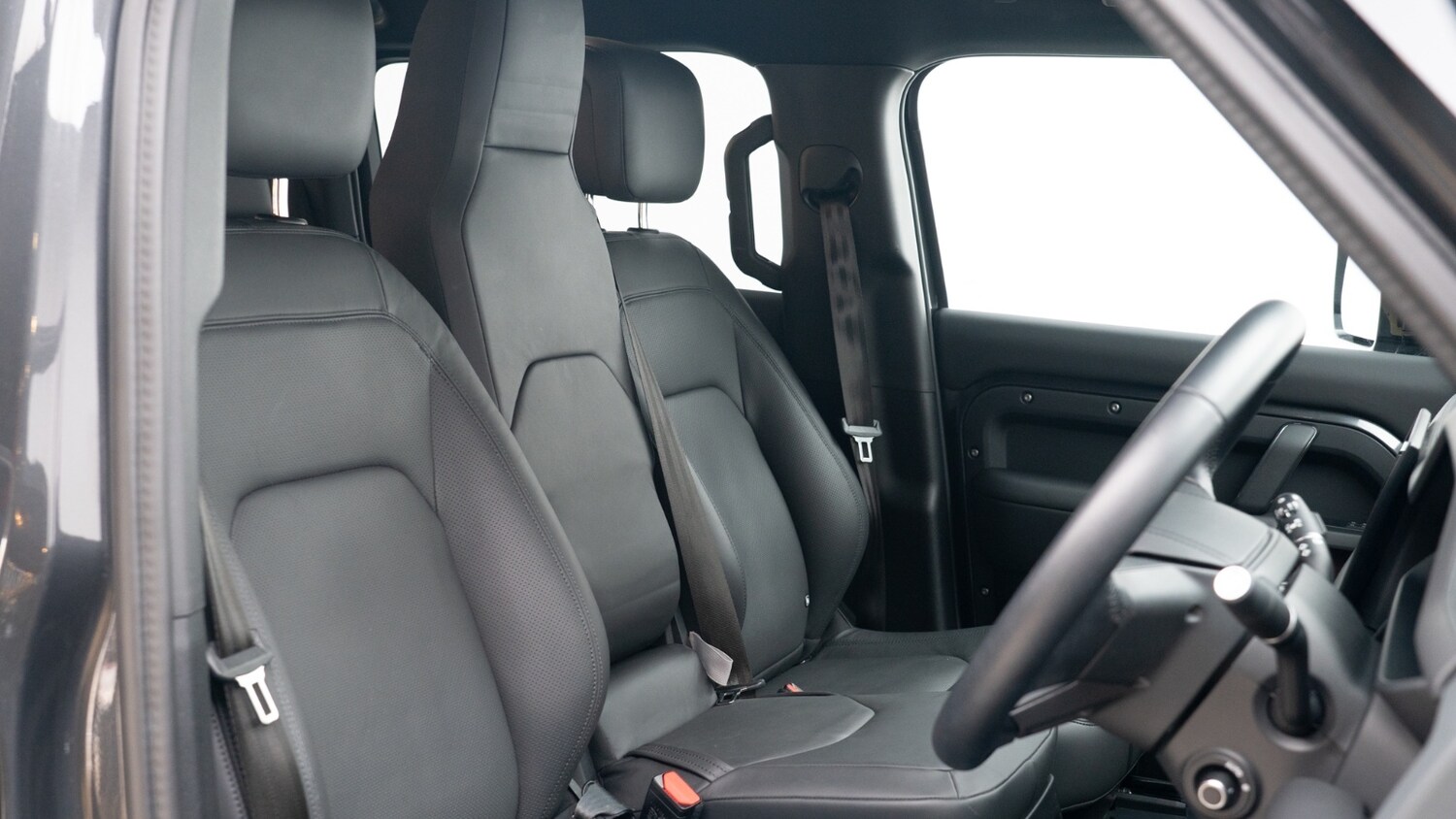 Used Land Rover Defender 2025 for sale - 78186998: Photo 3