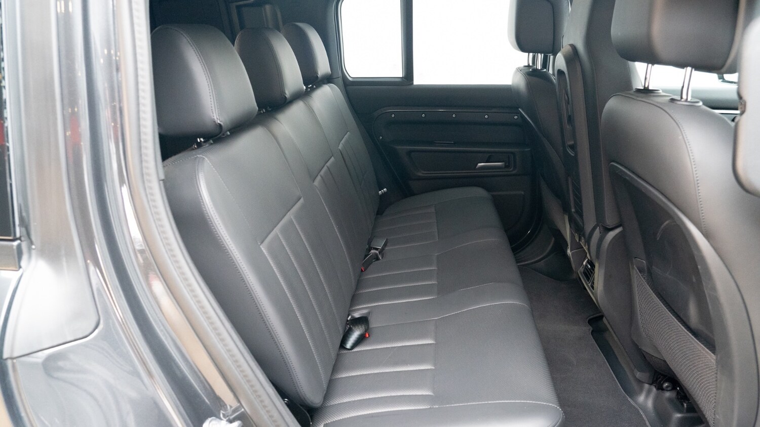 Used Land Rover Defender 2025 for sale - 78186998: Photo 4