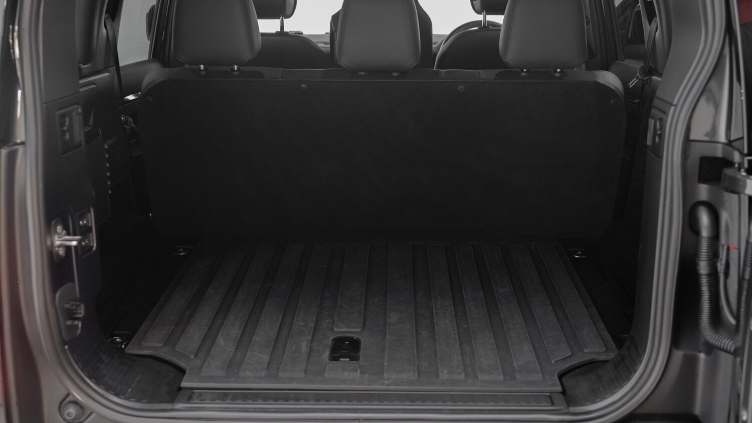 Used Land Rover Defender 2025 for sale - 78186998: Photo 5