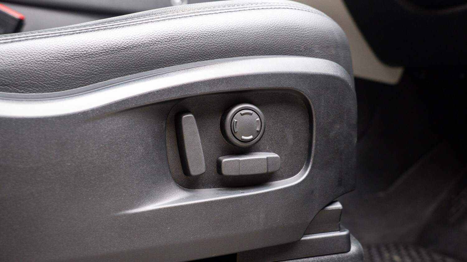 Used Land Rover Defender 2023 for sale - 77504222: Photo 10