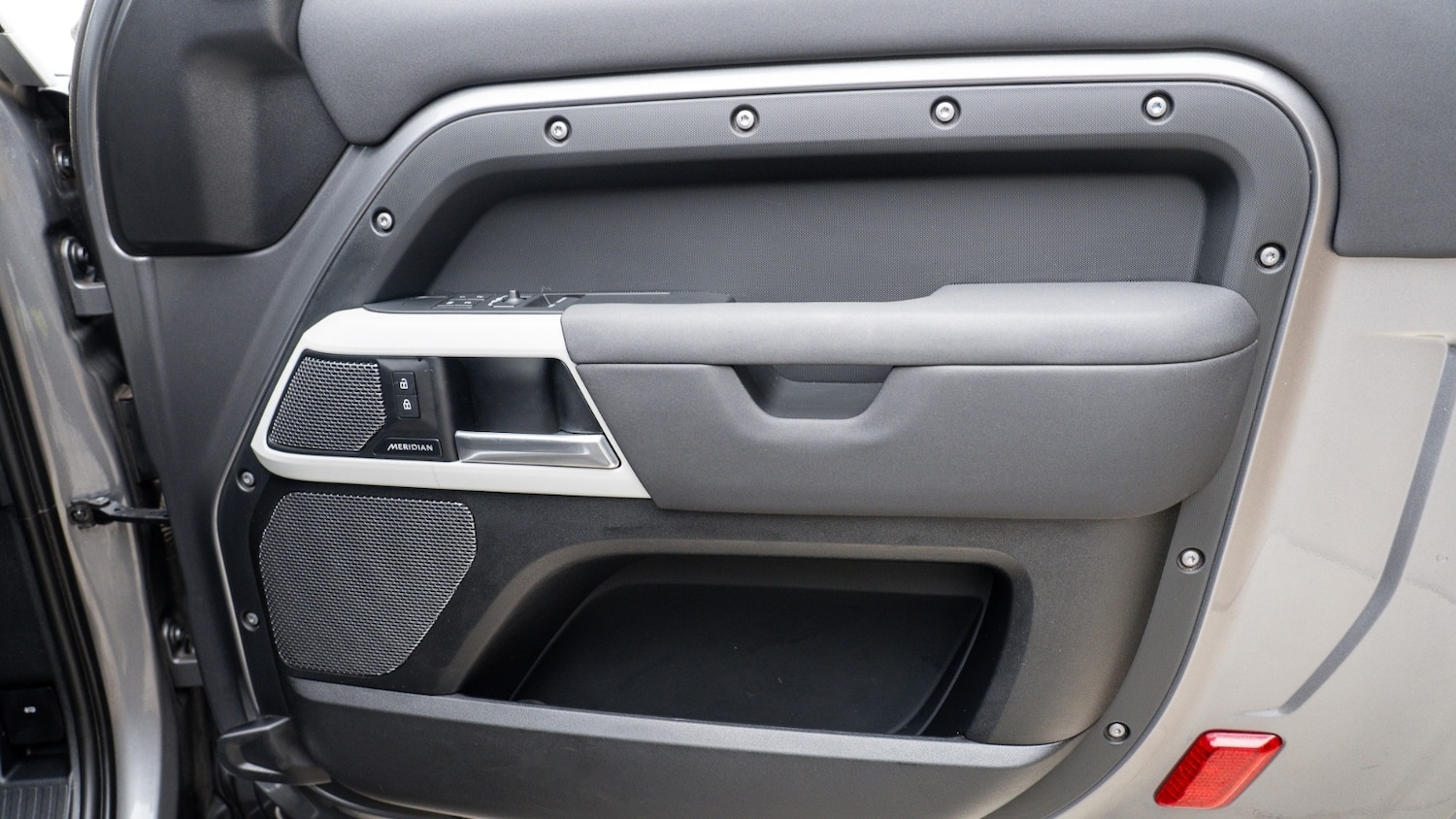 Used Land Rover Defender 2023 for sale - 77504222: Photo 11