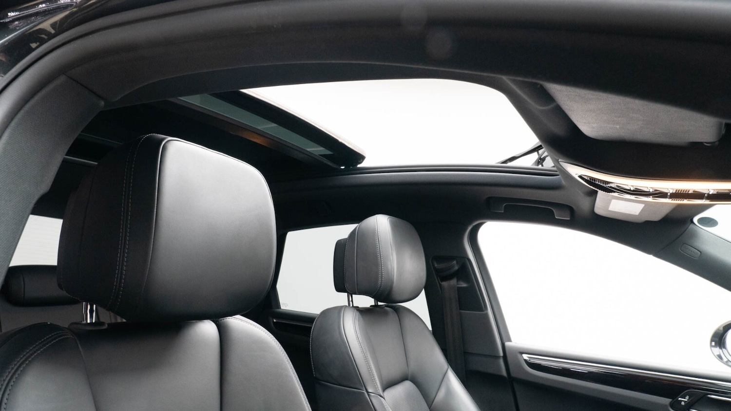 Used Porsche Macan 2020 for sale - 76661094: Photo 18