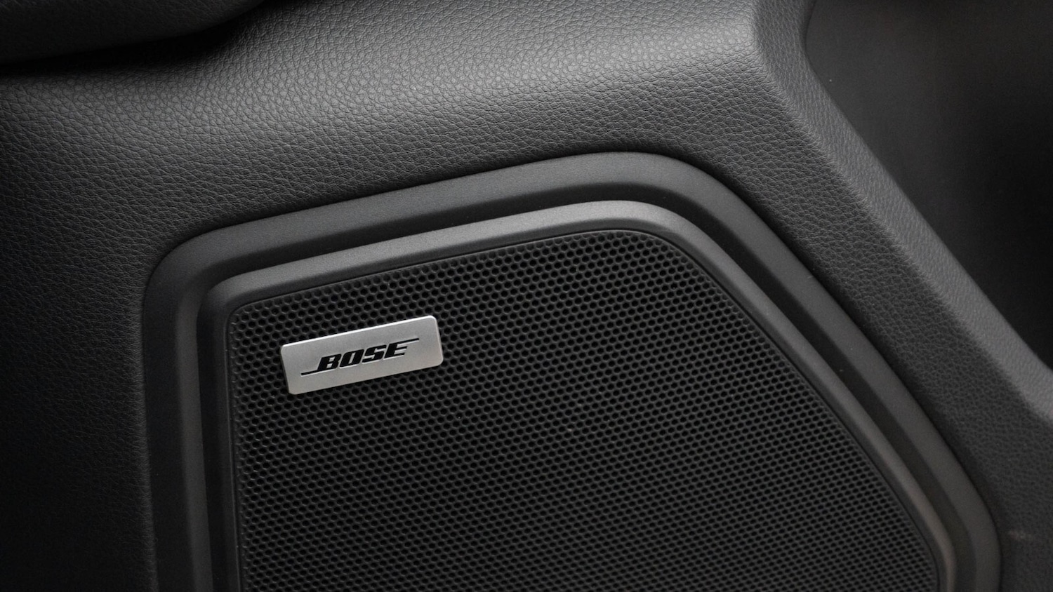 Used Porsche Macan 2020 for sale - 76661094: Photo 31