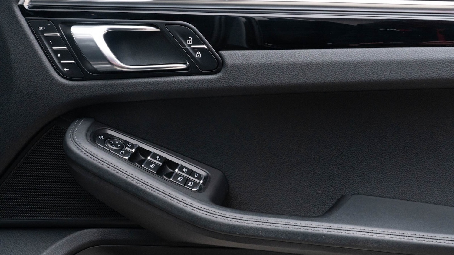 Used Porsche Macan 2020 for sale - 76661094: Photo 33