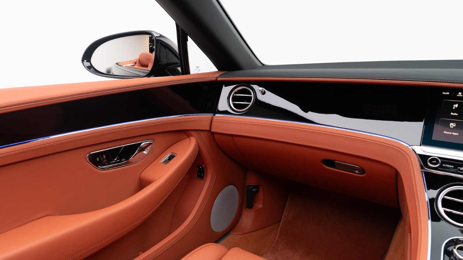 Used Bentley Continental 2025 for sale - 76977932: Photo 25