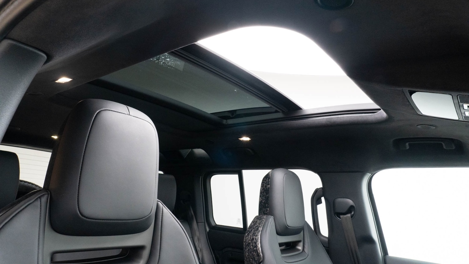 Used Land Rover Defender 2025 for sale - 76630303: Photo 21