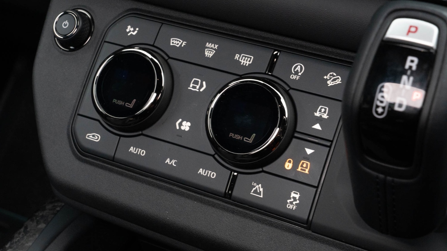 Used Land Rover Defender 2025 for sale - 76630303: Photo 27