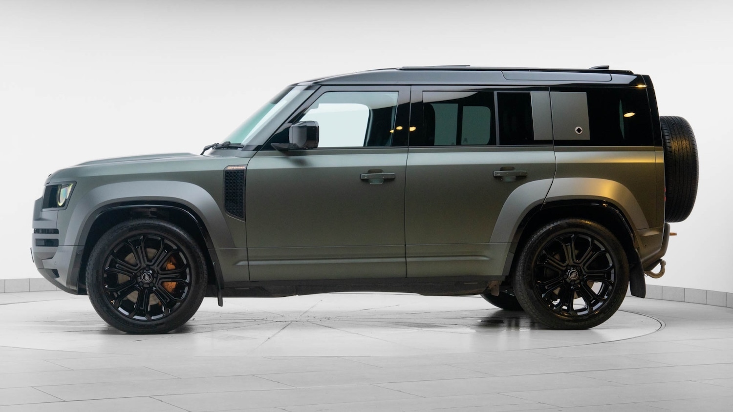 Used Land Rover Defender 2025 for sale - 76630303: Photo 4