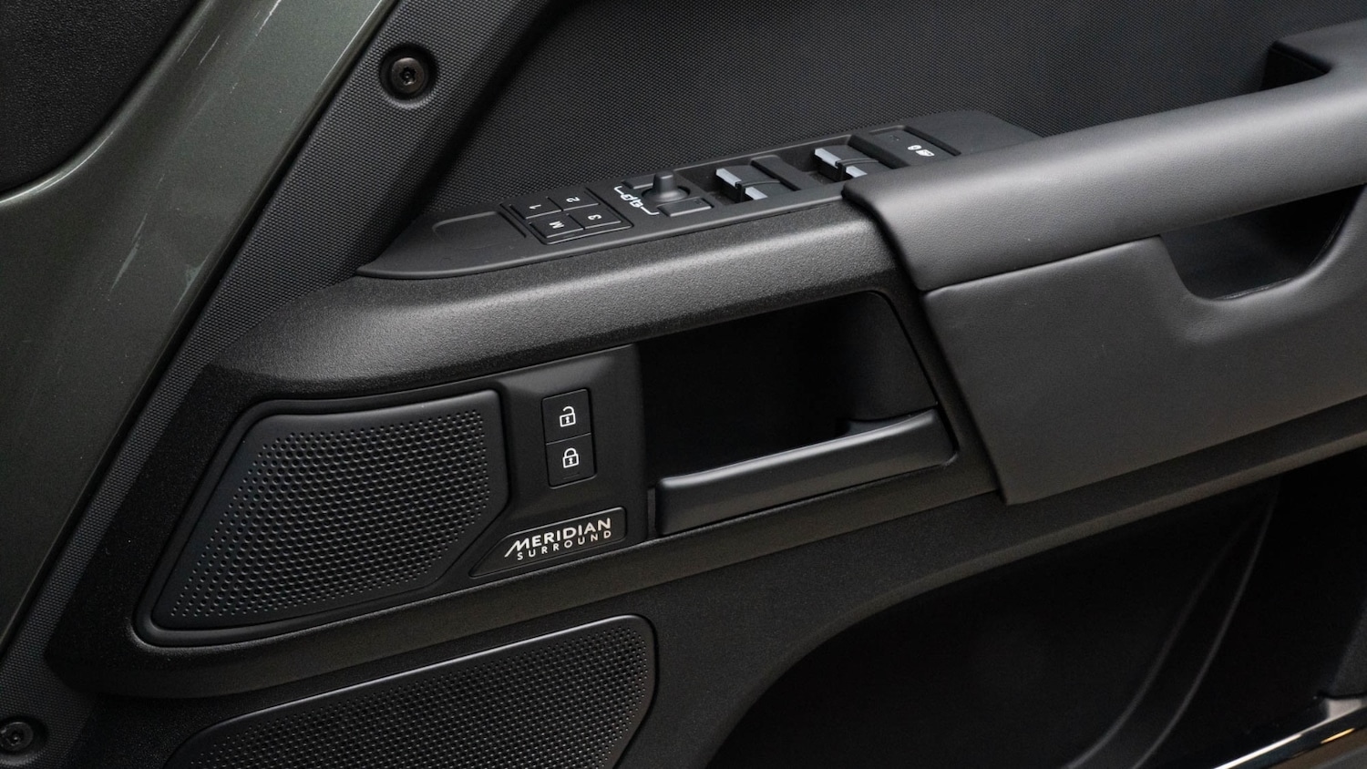 Used Land Rover Defender 2025 for sale - 76630303: Photo 40