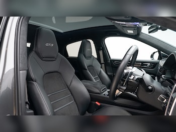 Used Porsche Cayenne 2022 for sale - 75722268: Photo