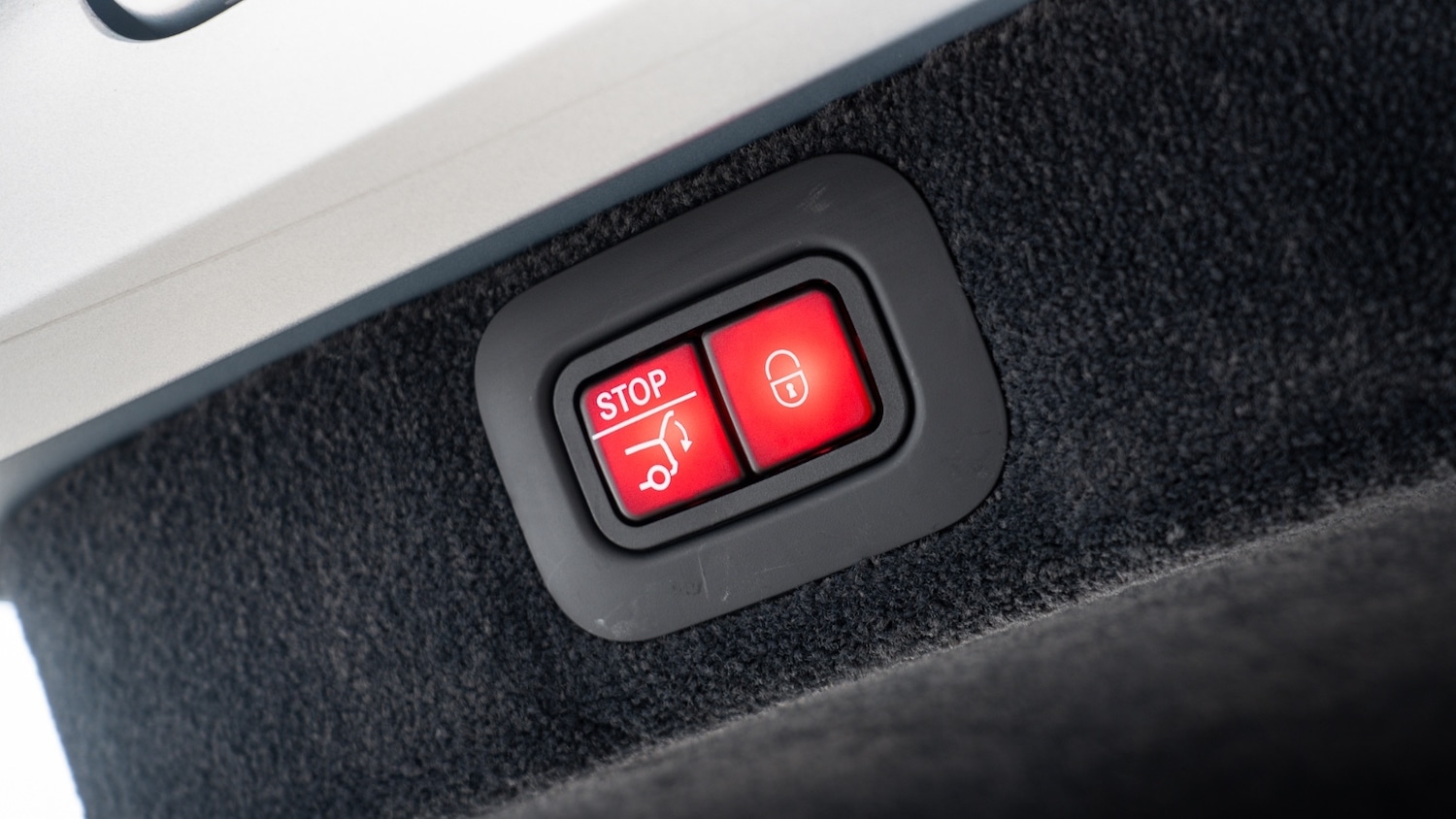 Used Aston Martin DBX 2022 for sale - 77281099: Photo 11