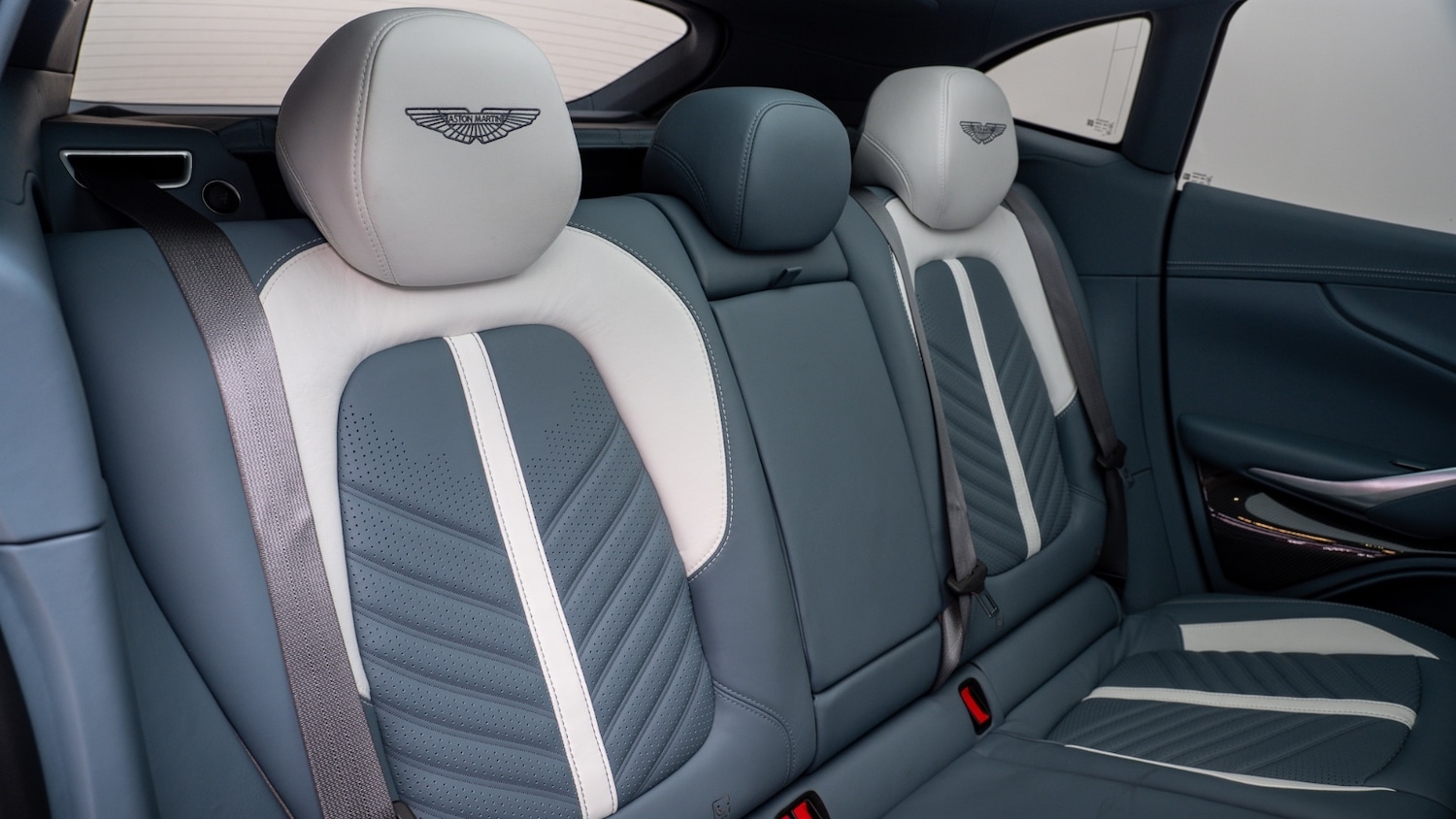 Used Aston Martin DBX 2022 for sale - 77281099: Photo 12